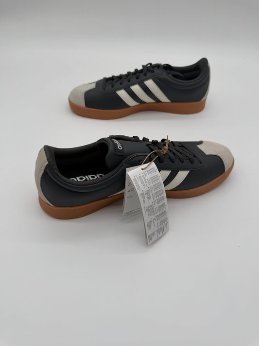 Adidas - Court Base