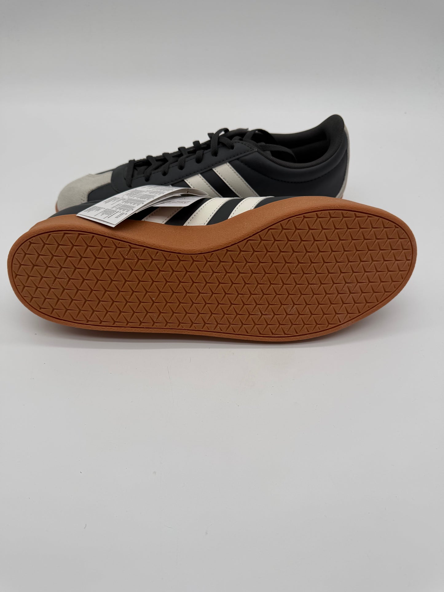 Adidas - Court Base