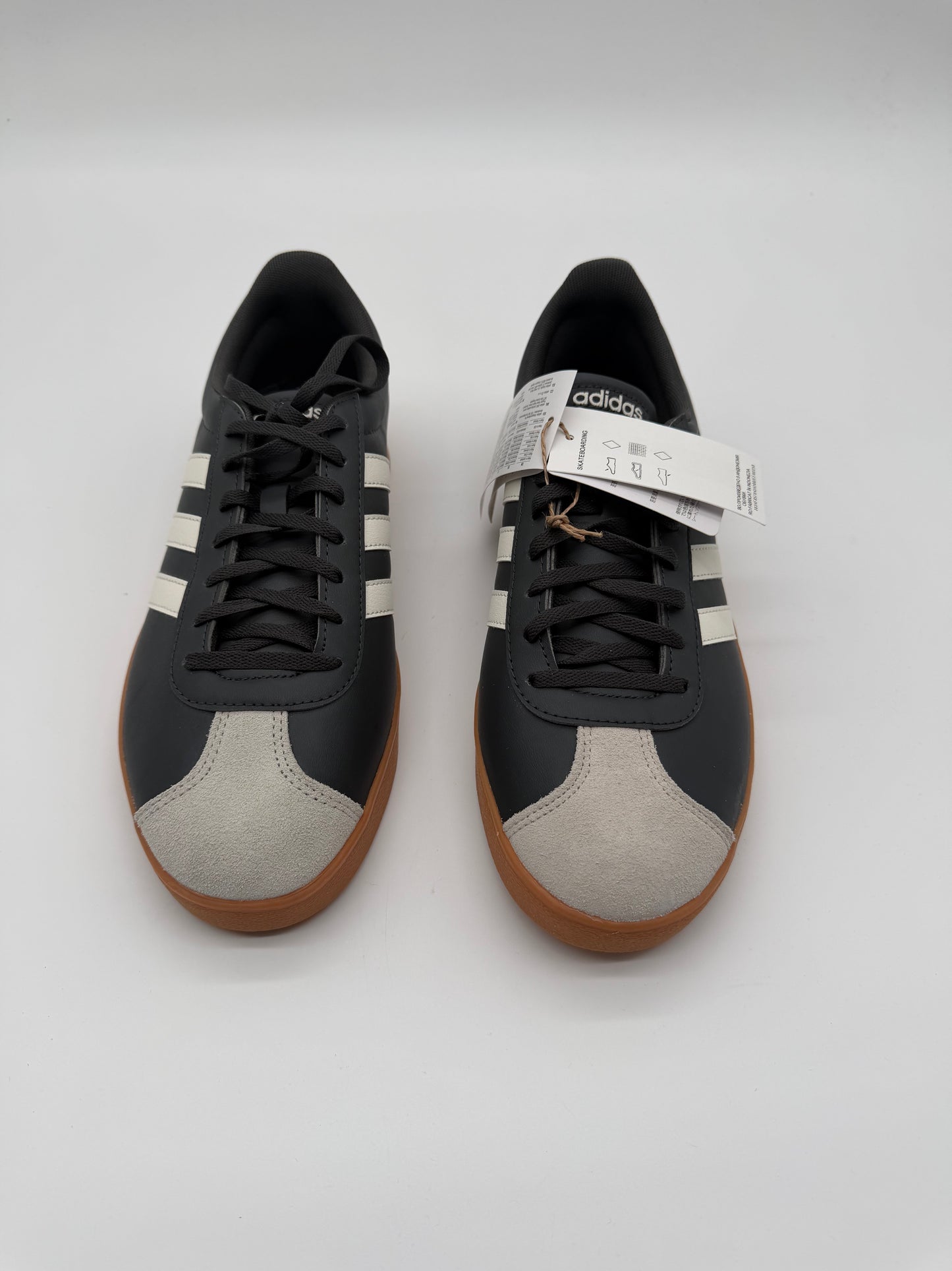 Adidas - Court Base