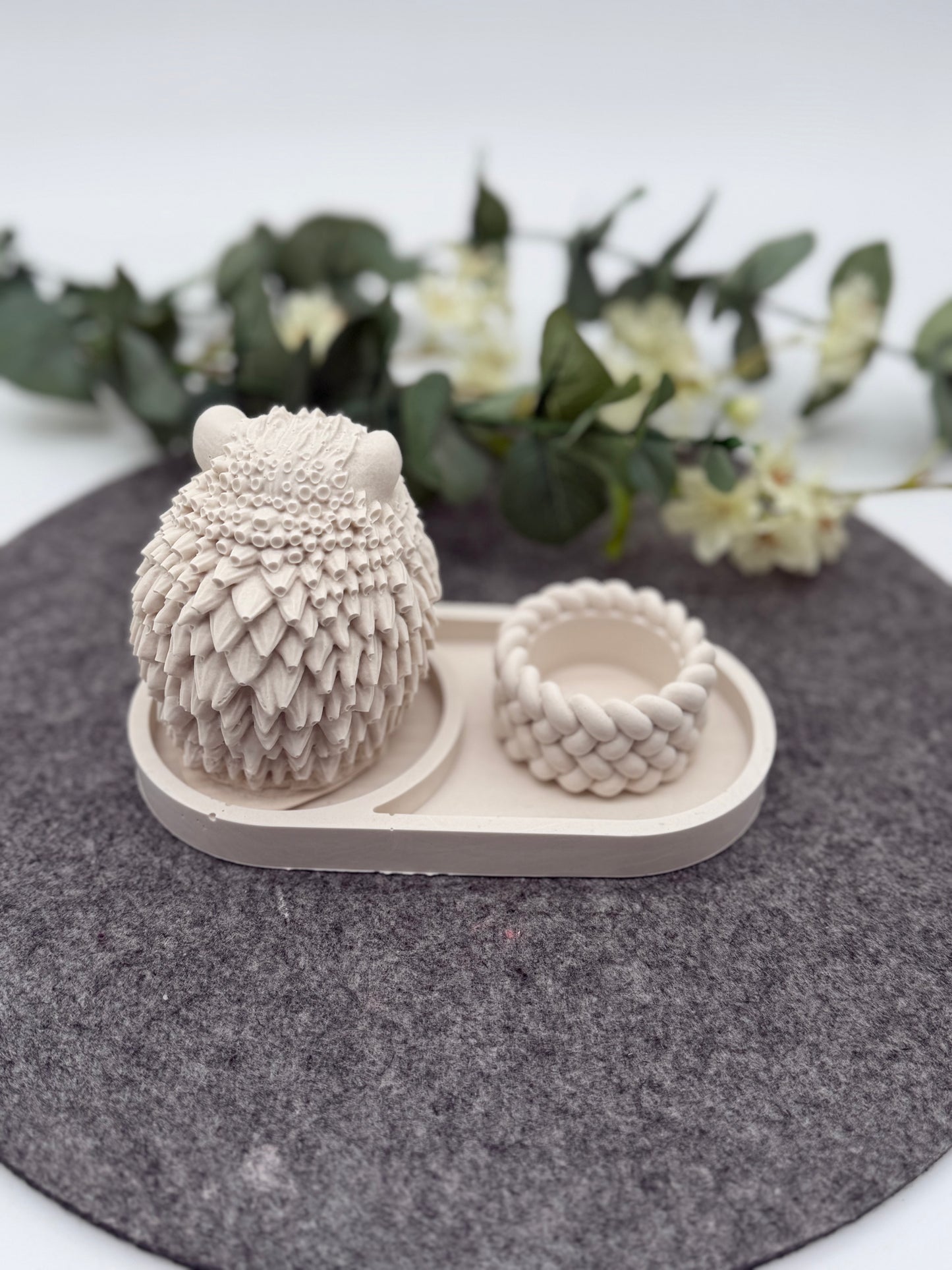 Igel Deko Set mit Jesmonite Schale | Handgegossen | Modernes Wohnaccessoire